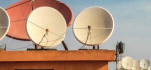 Правда ли, что нужно демонтировать спутниковые антенны на домах в Запорожье