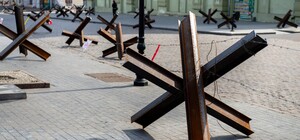 В Одессе переставляют баррикады: горожан просят не вести съемку