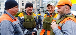 Коммунальщики Харькова получили бронежилеты