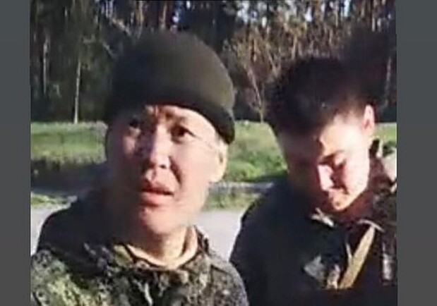 В Балаклее российские военные украли из дома кастрюлю (видео). 