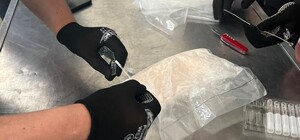 У Раві-Руській чоловік намагався провезти через кордон наркотики