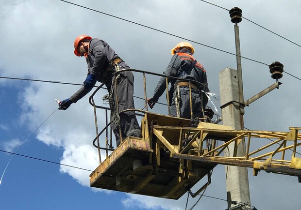 Енергетики відновили електропостачання у кількох населених пунктах під Харковом. 