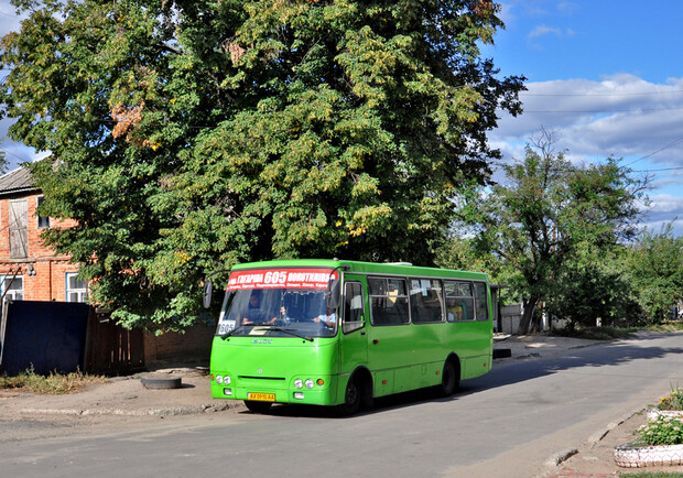 Их Харькова в пригород стали ходить автобусы. 