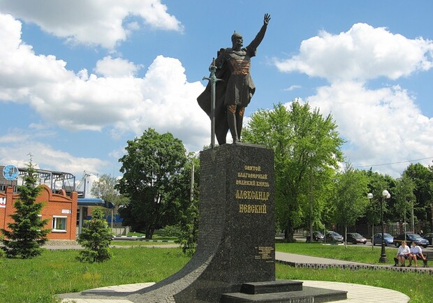 У Харкові знесли пам'ятник Олександру Невському. 