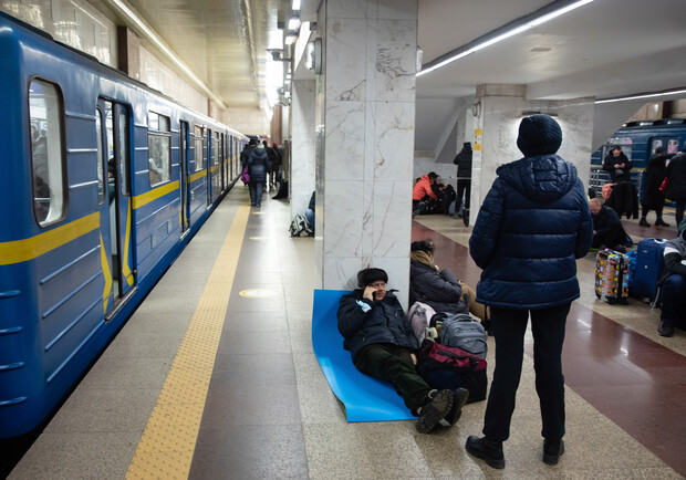 Харьковский метрополитен готовят к запуску: людей просят не спускаться на рельсы. 
