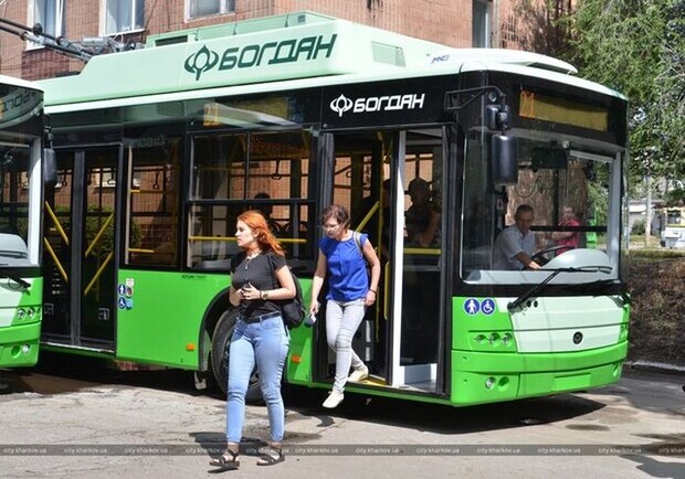 У Харкові автобуси, тролейбуси та трамваї на один день змінять маршрут. 