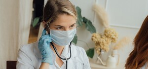 Что делать, если в больницах отказывают в бесплатных услугах или лекарствах