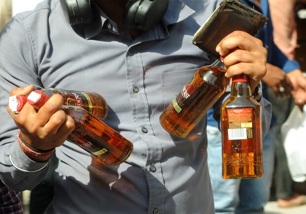 В Харькове разрешили торговлю алкоголем. 