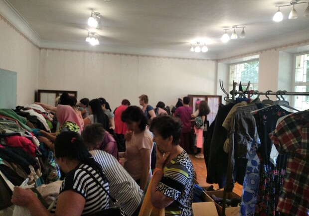 В Харьковской области заработал Банк одежды для переселенцев. 