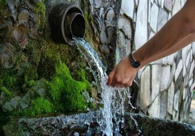 На Олексіївці небезпечно пити воду із джерела. 