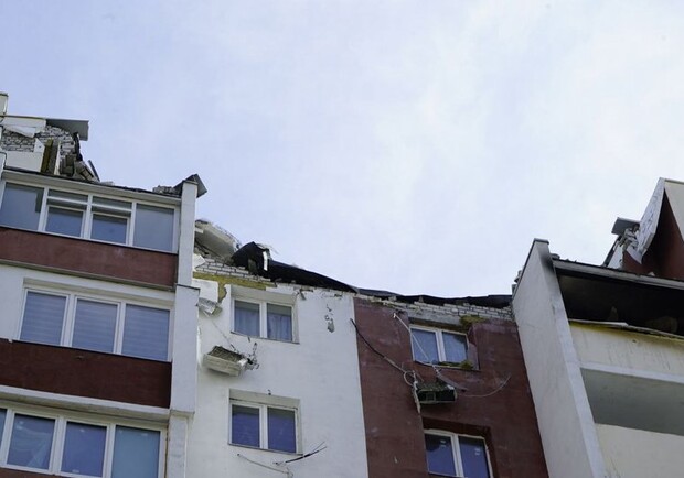 У дев'ятиповерхівку на Салтівці влучив касетний снаряд російського "Урагану". 