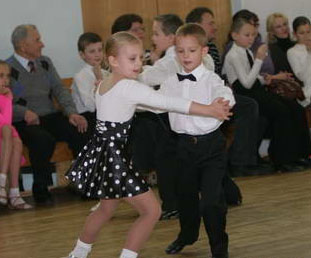 Этот турнир, который проводится с 1958 года, считается одним из самых престижных мировых турниров среди балльников. Фото <a href=http://www.dancezz.com/images/article/ballroom-dance-children-1.jpg>www.dancezz.com</a>.