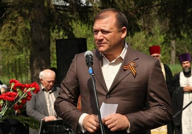 Председатель ХОГА поблагодарил Галину Иванищеву. Фото с сайта ХОГА.