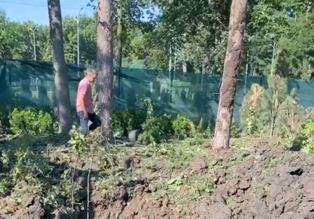 Российская армия обстреляла парк Горького в Харькове. 