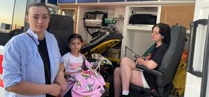 Шестилетнюю Сашу, которая пострадала во время обстрела Затоки, вместе с мамой отправили в Австрию