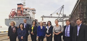 Послы стран 