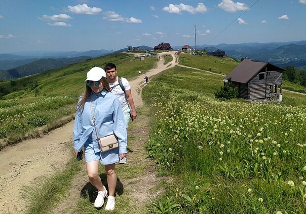 Славсько 2022: ціни на житло і канатки, де купатися і засмагати