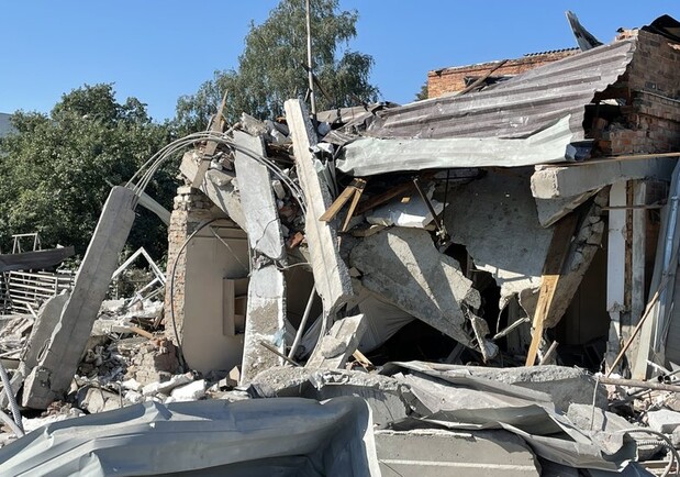 Армия РФ нанесла ракетный удар по бывшей мебельной фабрике в Харькове 