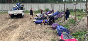 В Буче похоронили 15 человек, чьи личности так и не установили