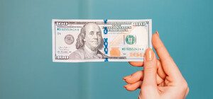 Курс валют в Україні 26 серпня 2022 року: скільки коштує долар і євро