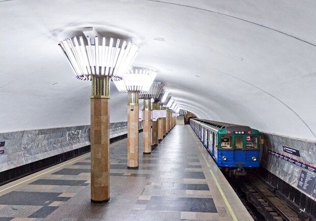 У Харкові знову зупинилося метро та зникло світло. 