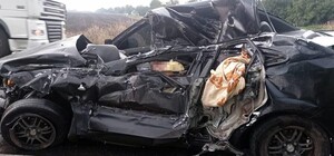 На Дніпропетровщині легковик врізався в автовишку: водій загинув
