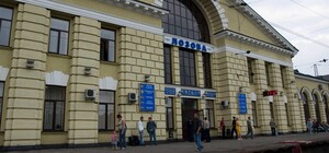 З Лозової пустили електричку