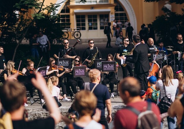 Харківські музиканти із "Prime Orchestra" дають благодійні концерти. 