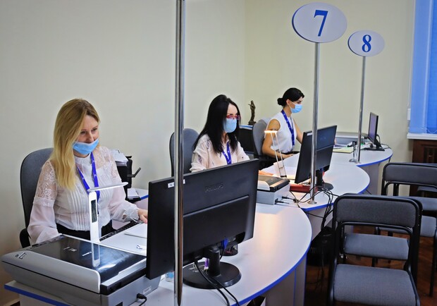 В Центрах админуслуг Харькова возобновили еще 22 сервиса. 