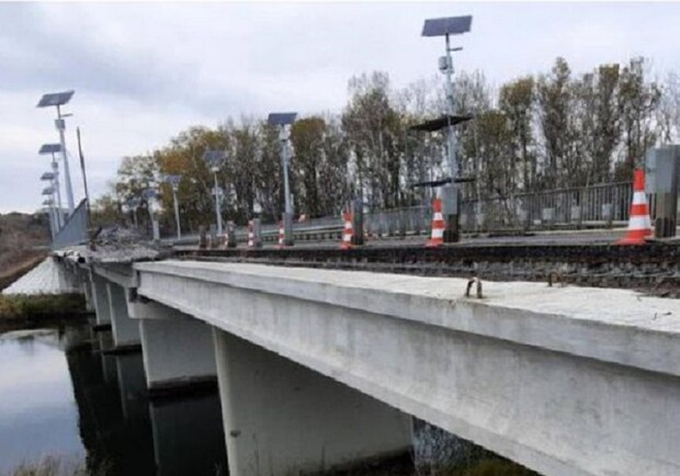 В Харьковской области восстановили мост через Северский Донец. 
