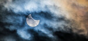 Солнечное затмение: как это было в Днепре (фото)