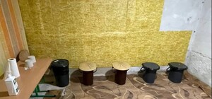 В киевских школах просят установить нормальные туалеты в укрытиях