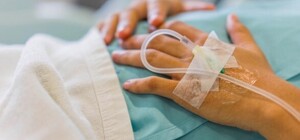 В Кривом Роге спасают женщину, попавшую в ДТП на 8 месяце беременности