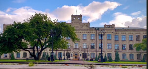 Стало известно, где растет самая старая яблоня Киева - видео