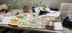 У Києві та області ділки займалися незаконним виготовленням ліків від раку