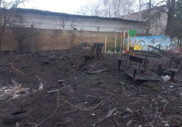 Россияне обстреляли детсад и больницу в Купянске. 