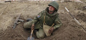 В оккупированном Крыму набирают желающих рыть окопы под Мелитополем