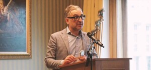 Перейшов на бік ворога: у Запоріжжі позбавили нагород директора типографії 