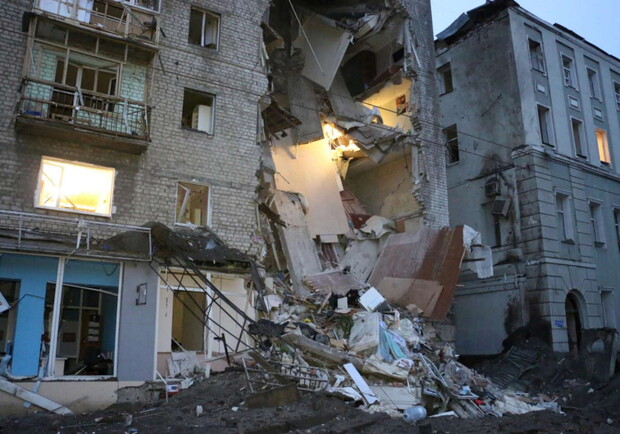 У Харкові зруйновані російськими обстрілами будинки можуть реконструювати без відселення мешканців. 