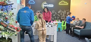 В Харькове развернули три новых пункта несокрушимости (фото)