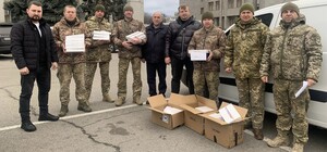Аграрії Одеської області передали тепловізори і планшети для військових