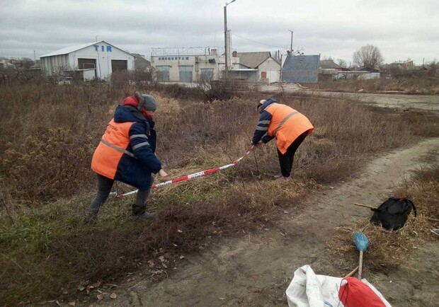 На Харьковщине во время уборки территории дворники обнаружили две мины