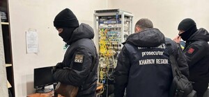 Транслировал российские телеканалы: на Харьковщине мужчину подозревают в измене
