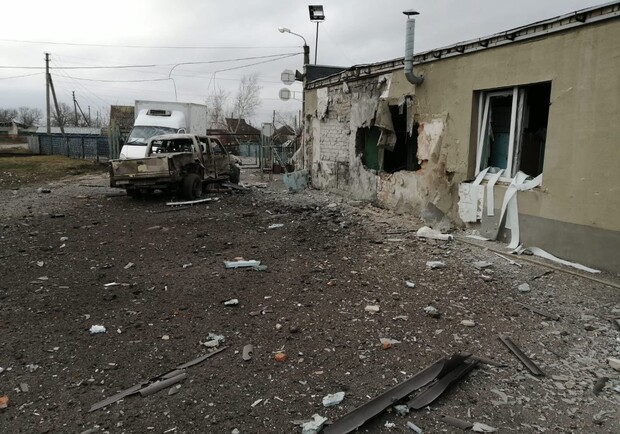 Правоохранители показали последствия вражеских обстрелов в Харьковской области.