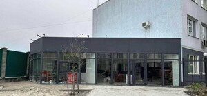 Біля залізничного вокзалу у Львові демонтують торговий павільйон