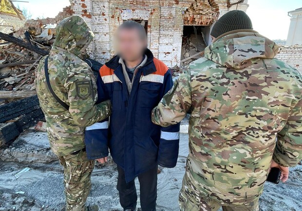 В Купянском районе в заброшенном здании обнаружили военного РФ. 