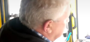 У Києві змусили вийти з маршрутки людину в балаклаві, яка не оплачувала проїзд