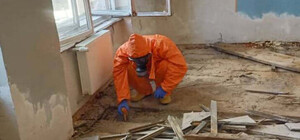 Під підлогою будинку у Винниках знайшли 12,5 кг ртуті