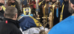 В Черновицкой области представители УПЦ не пускали в храм верующих отпеть погибшего воина