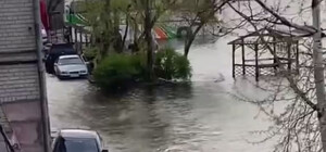В Днепре затопило набережные, пляжи, клубы и кафе (фото, видео)